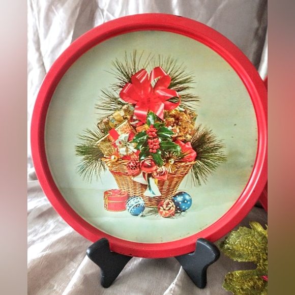 Mid Century Metal Round Serving Trays - Christmas Themed - Picture 2 of 9